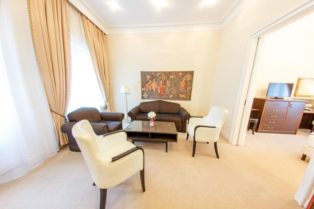 Hotel Kristaly Imperial Tata Dış mekan fotoğraf