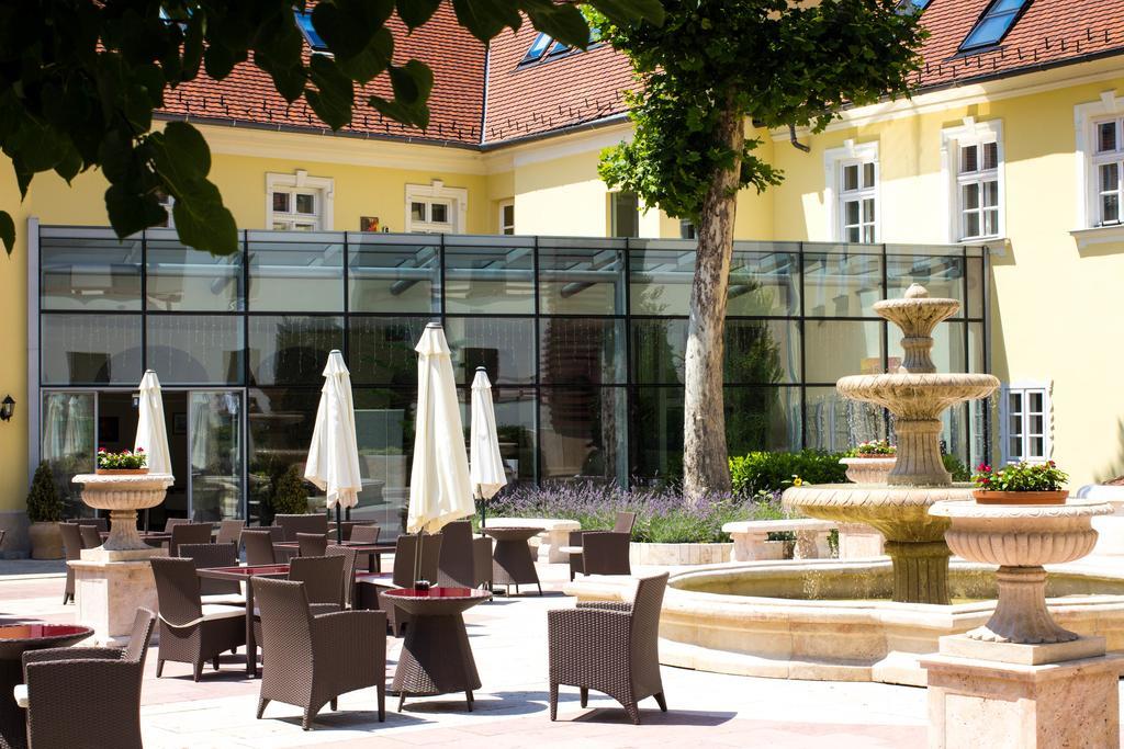 Hotel Kristaly Imperial Tata Dış mekan fotoğraf