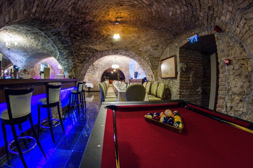 Hotel Kristaly Imperial Tata Dış mekan fotoğraf