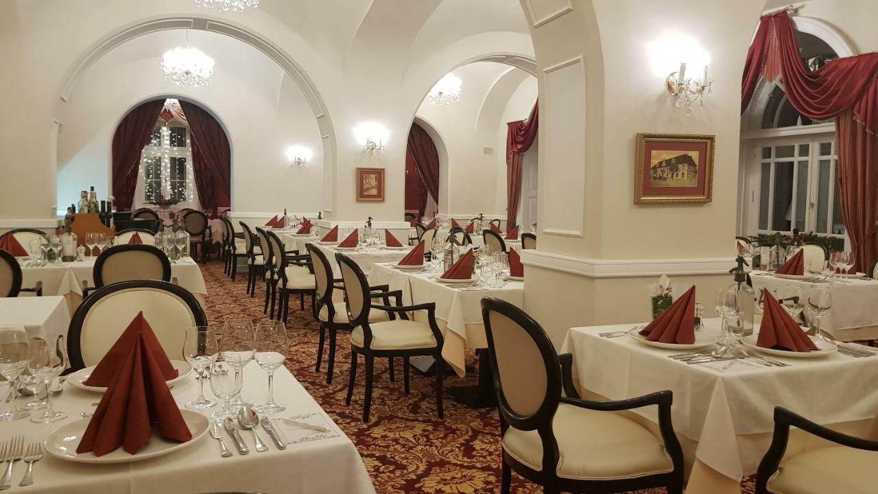 Hotel Kristaly Imperial Tata Dış mekan fotoğraf
