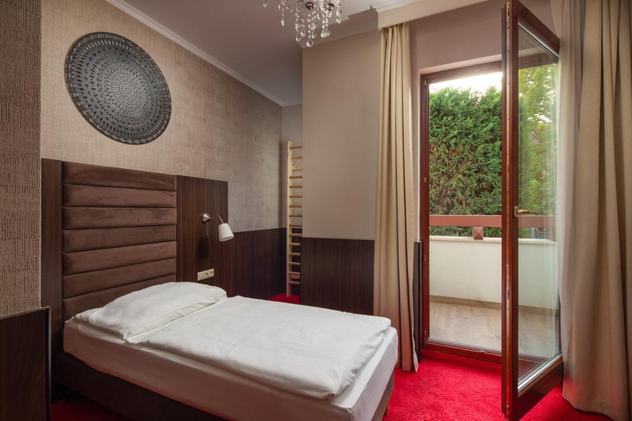 Hotel Kristaly Imperial Tata Dış mekan fotoğraf
