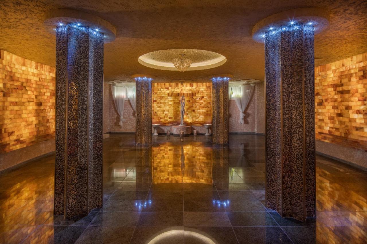 Hotel Kristaly Imperial Tata Dış mekan fotoğraf